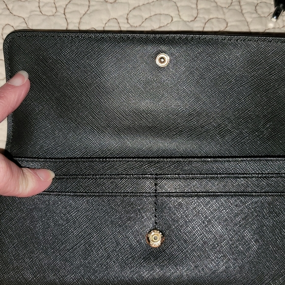 Michael Kors Medium Convertible Crossbody Bag - Picture 13 of 13